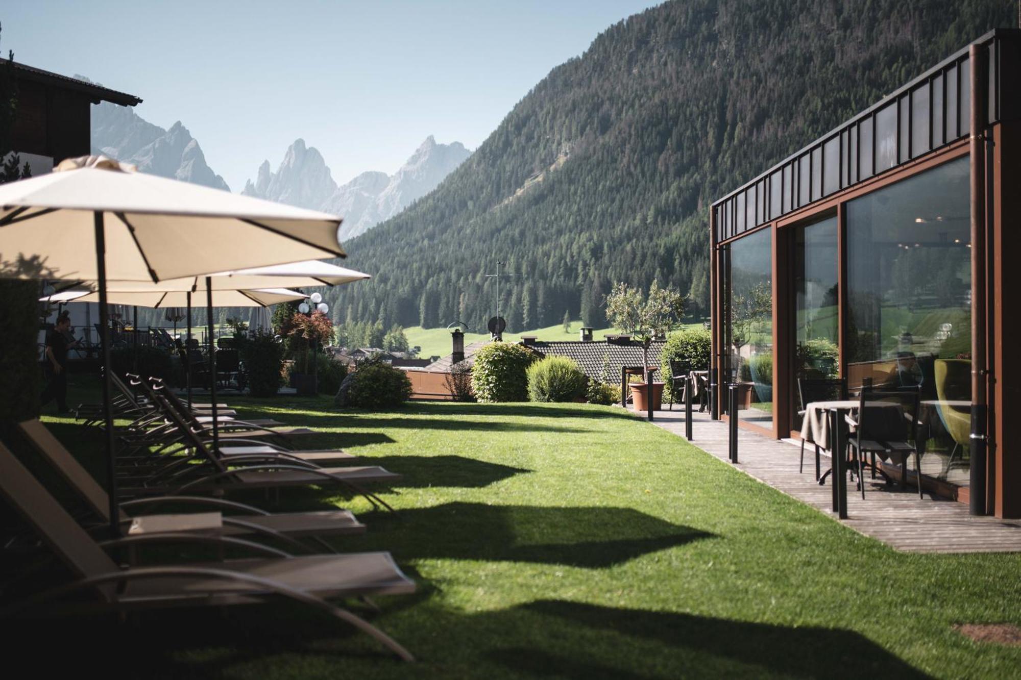 Alpenwellnesshotel St. Veit Sexten Екстер'єр фото