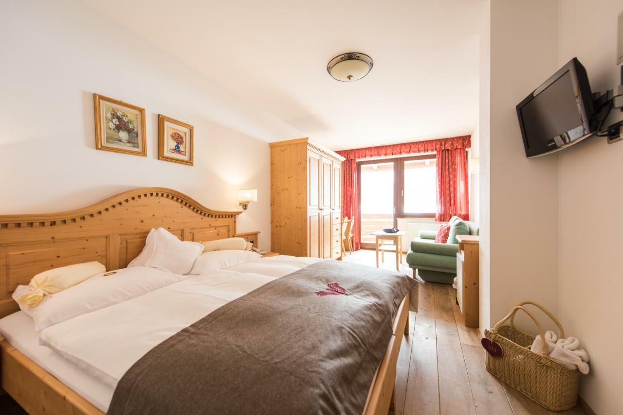 Alpenwellnesshotel St. Veit Sexten Номер фото